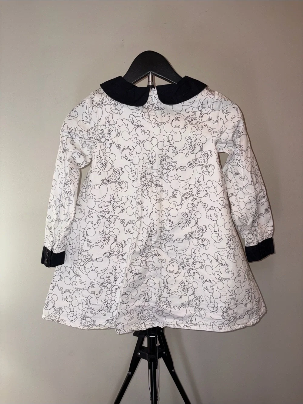 Disney Parks ivory dress with black trim & charming Mickey/Minnie print sz 5/6